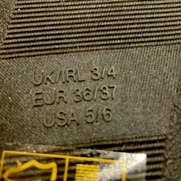 🆕Disney Mickey Mouse Quilted Black/Gold Glitter Slippers & Metallic Icon Charms - Picture 4 of 11